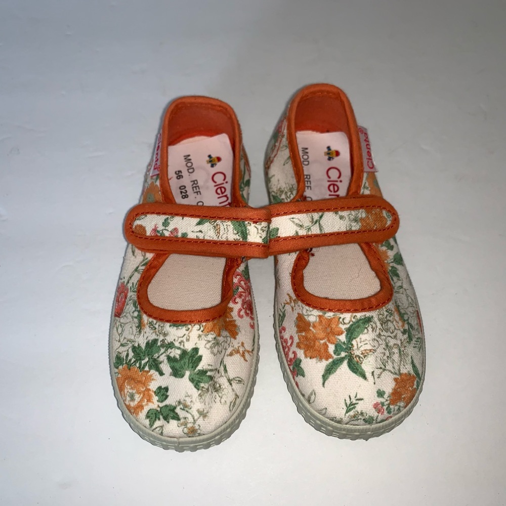 Cienta shoes size 22